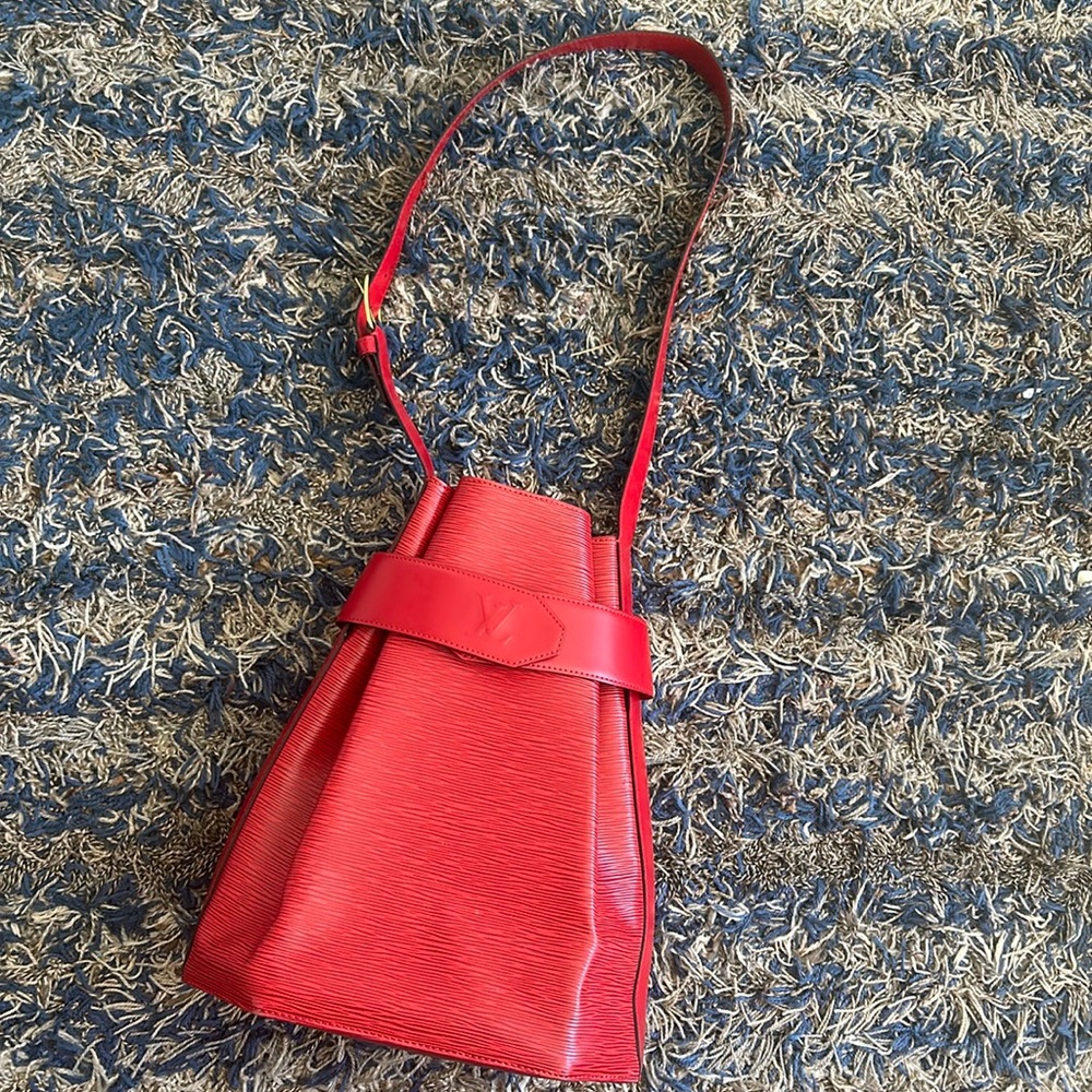 Authentic Louis Vuitton Epi Sac D'epaule Bucket Bag Red